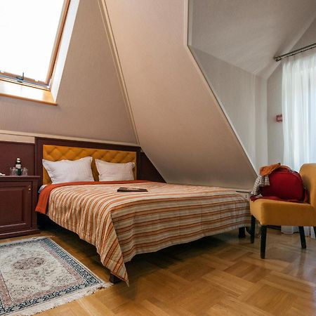 Villa Stanislavskyi Hotel Lviv Szoba fotó